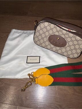 Gucci Neo Vintage GG Supreme Crossbody Messenger Bag